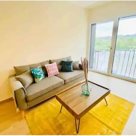 Contemporary 1 Bedroom With Parking 卢森堡